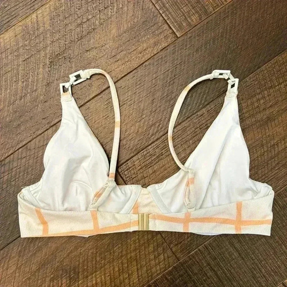 Revolve x Revel Rey Underwire Bikini Top in Geo Crepe - Picture 7 of 10